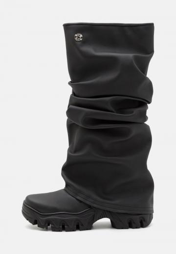 Резиновые сапоги