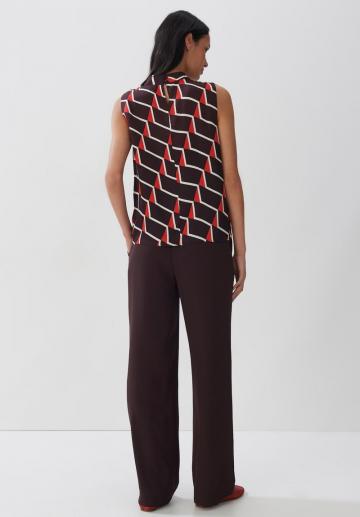 Блузка без рукавов