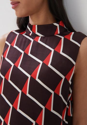 Блузка без рукавов