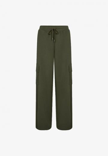 Брюки с накладными карманами