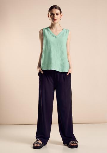 Блузка без рукавов