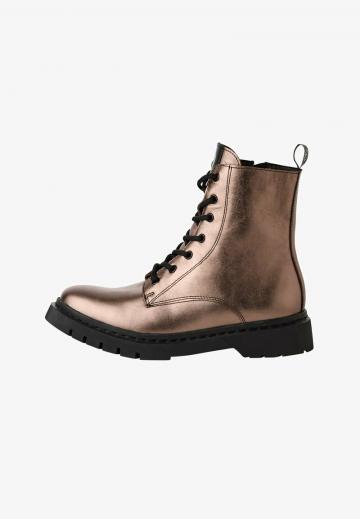 Ботинки на шнуровке