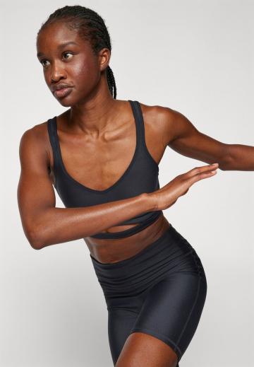 Бюстгальтер без косточек