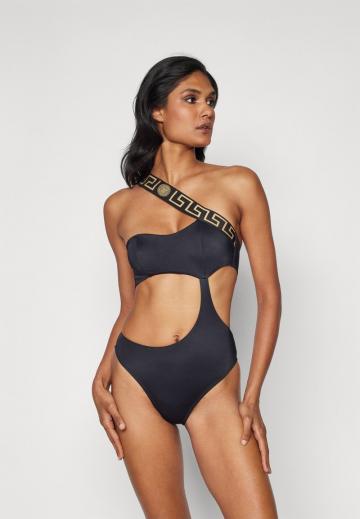 Слитный купальник