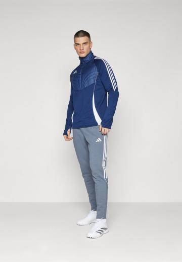 Спортивная кофта