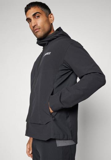 Спортивная куртка