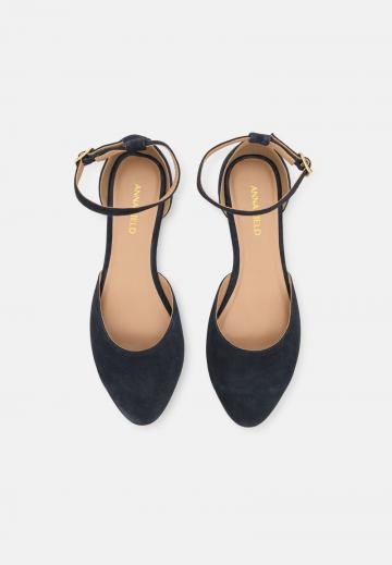 Туфли с ремешком