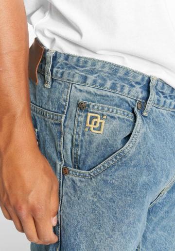 Прямые джинсы