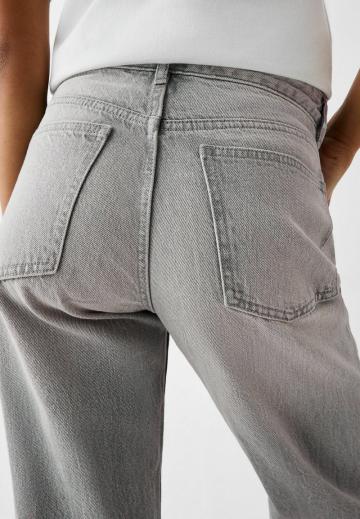 Прямые джинсы