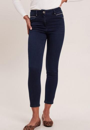 Короткие джинсы