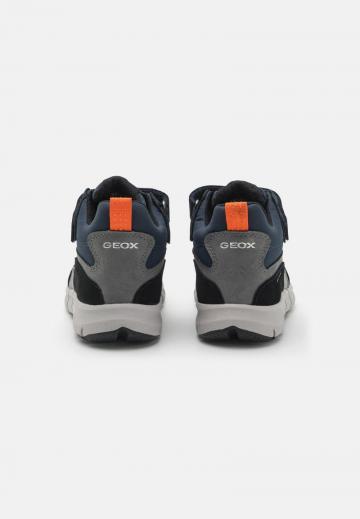 Высокие кеды