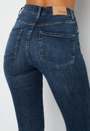 Узкие джинсы