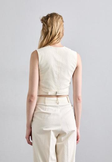 Джинсовая жилетка