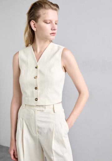 Джинсовая жилетка