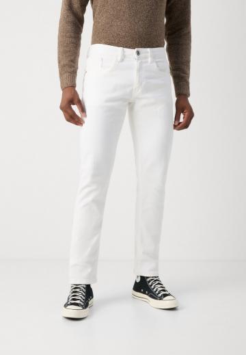 Узкие джинсы