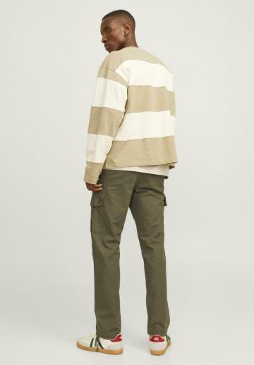 Брюки с накладными карманами