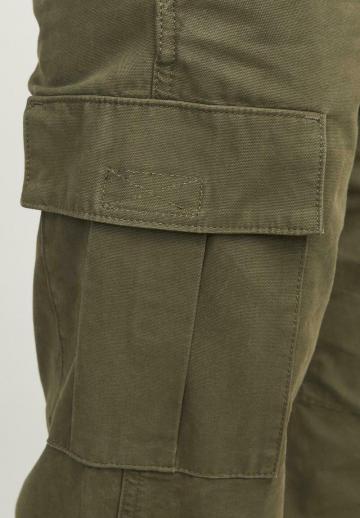 Брюки с накладными карманами