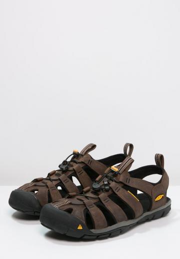 Спортивные сандалии