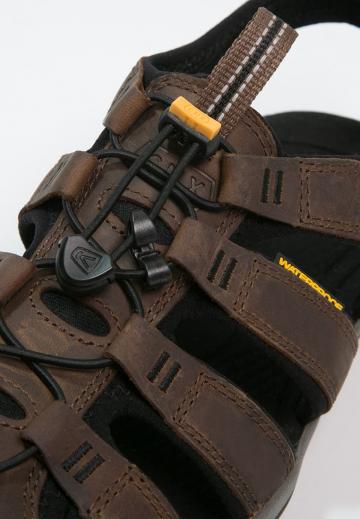 Спортивные сандалии