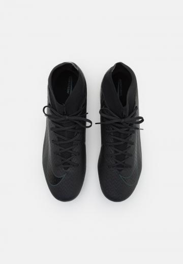 Футбольные бутсы