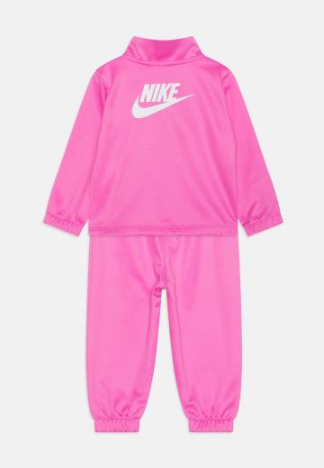 Набор одежды