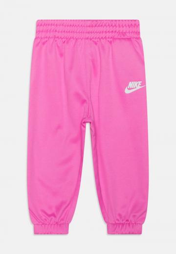 Набор одежды