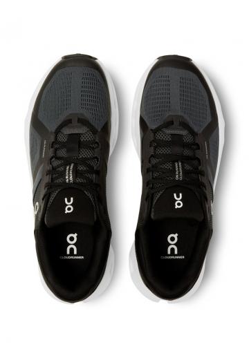 Беговые кроссовки