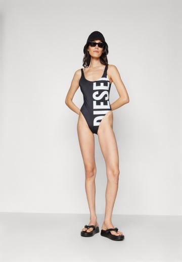 Слитный купальник