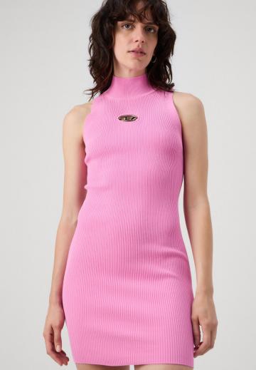 Платье футляр