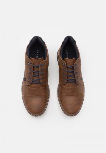 Ботинки на шнуровке