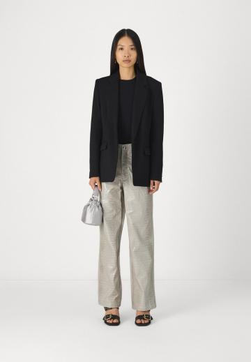 Длинный блейзер