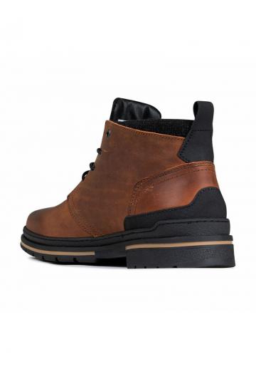 Ботинки на шнуровке