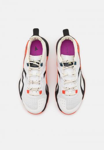 Тренировочные кроссовки