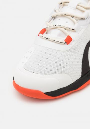 Тренировочные кроссовки