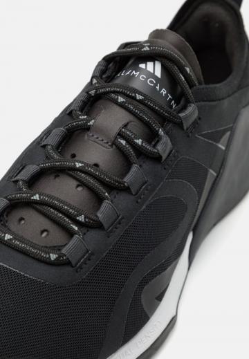 Тренировочные кроссовки