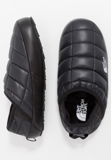 Гандбольные кроссовки