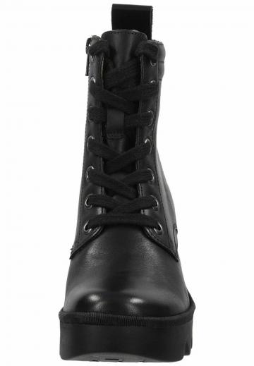 Сапожки на танкетке