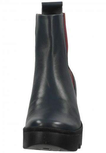 Сапожки на танкетке