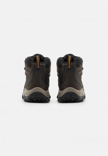 Походные ботинки