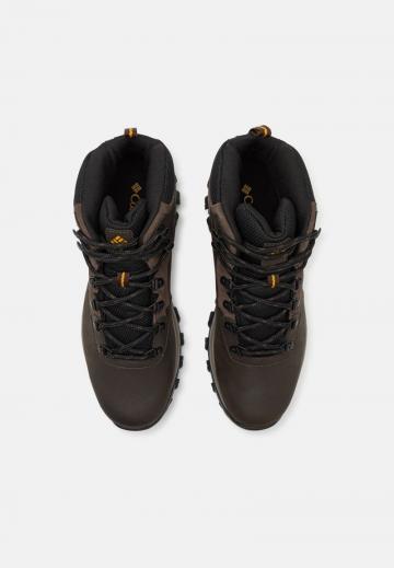 Походные ботинки