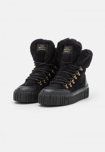 Ботинки на шнуровке