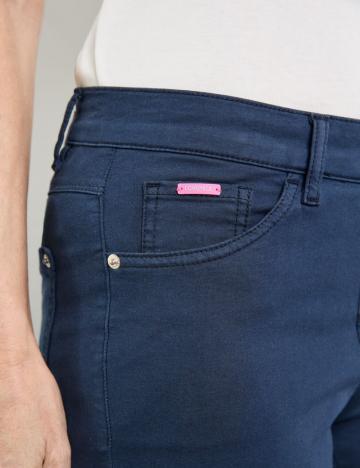 Короткие джинсы