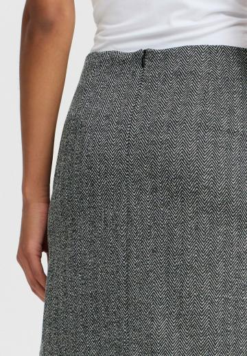 Юбка с накладными карманами