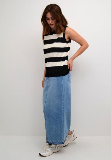 Блузка без рукавов