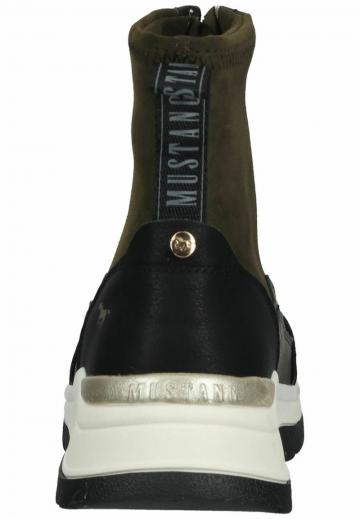 Сапожки на танкетке