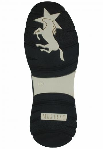 Сапожки на танкетке