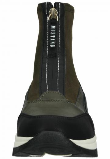 Сапожки на танкетке