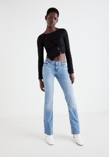 Клешеные брюки