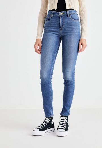 Узкие джинсы