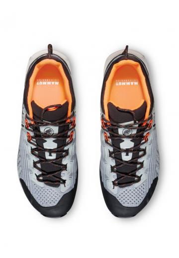 Походные ботинки